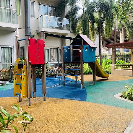 One Palm Tree Villas Condominium - Studio 7Th Fl With Balcony - Across Terminal 3 Airport Pasay Ngoại thất bức ảnh
