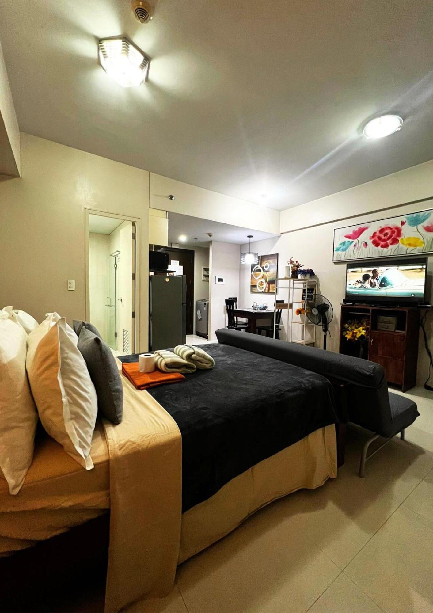 One Palm Tree Villas Condominium - Studio 7Th Fl With Balcony - Across Terminal 3 Airport Pasay Ngoại thất bức ảnh