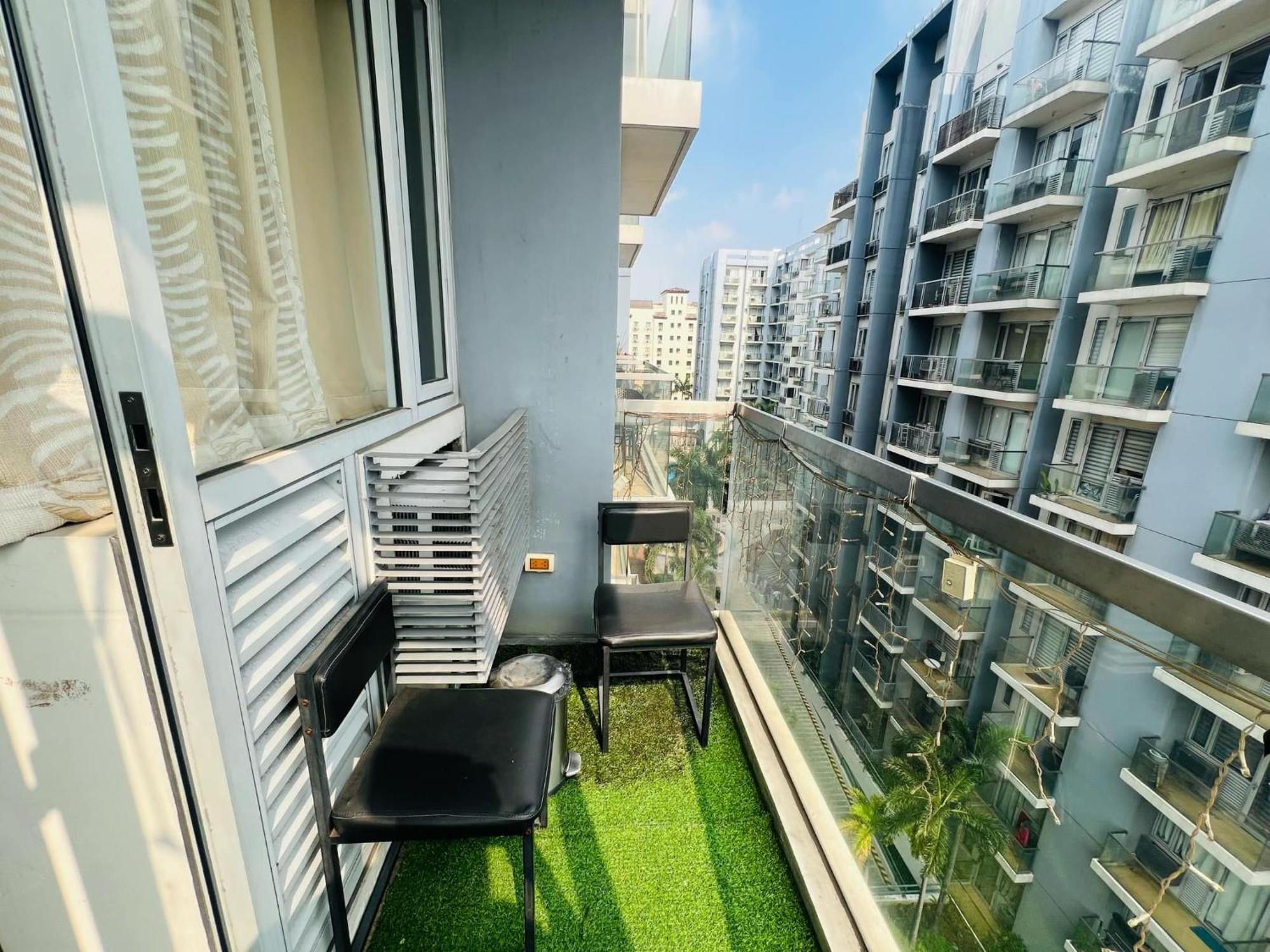 One Palm Tree Villas Condominium - Studio 7Th Fl With Balcony - Across Terminal 3 Airport Pasay Ngoại thất bức ảnh