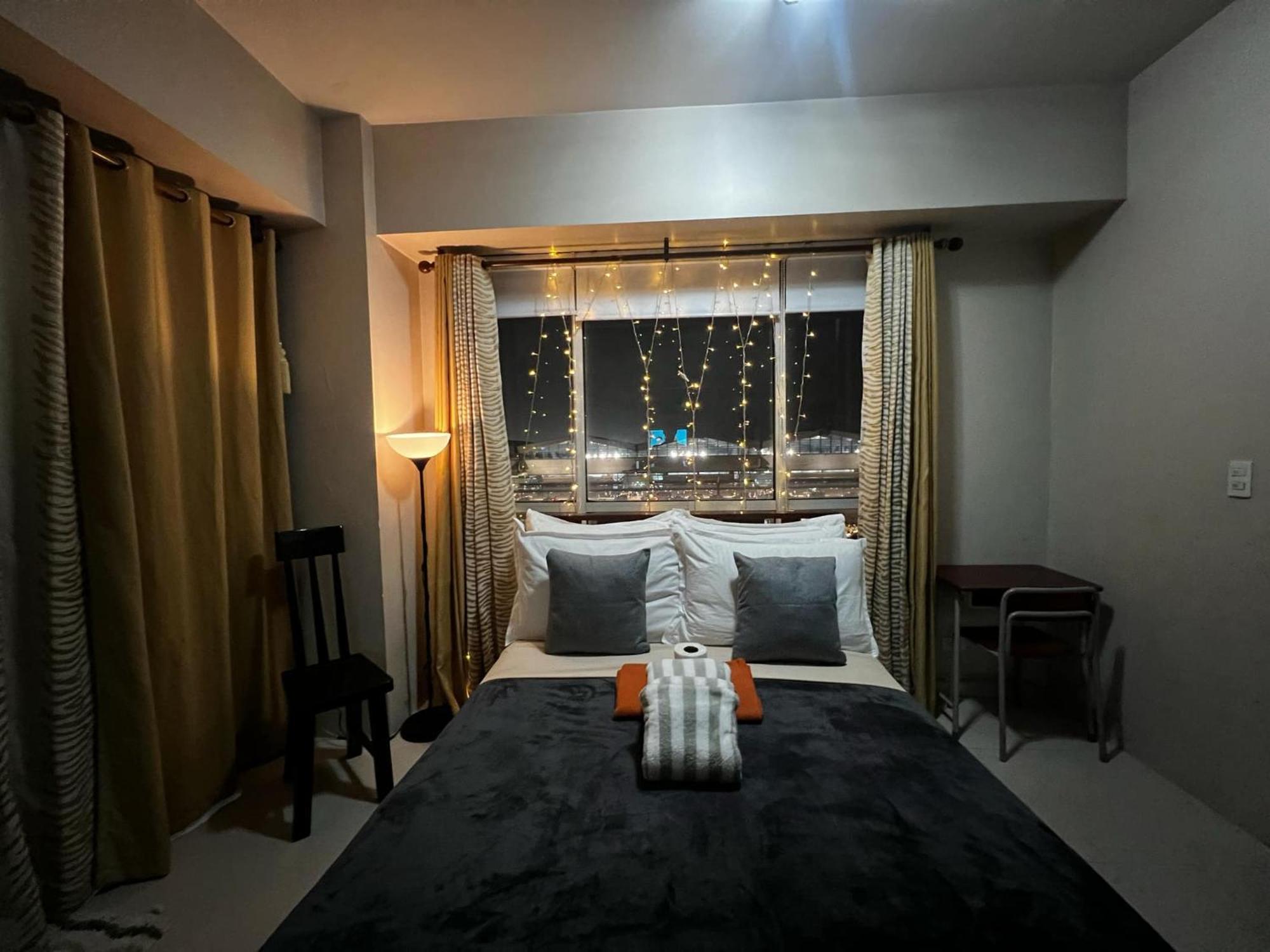 One Palm Tree Villas Condominium - Studio 7Th Fl With Balcony - Across Terminal 3 Airport Pasay Ngoại thất bức ảnh