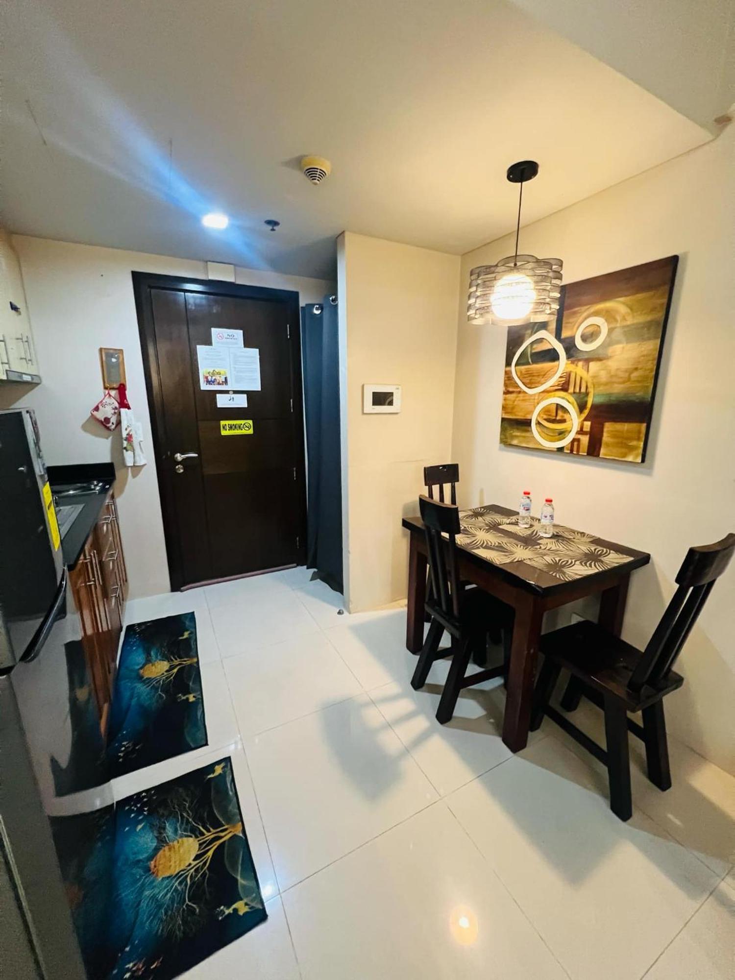 One Palm Tree Villas Condominium - Studio 7Th Fl With Balcony - Across Terminal 3 Airport Pasay Ngoại thất bức ảnh
