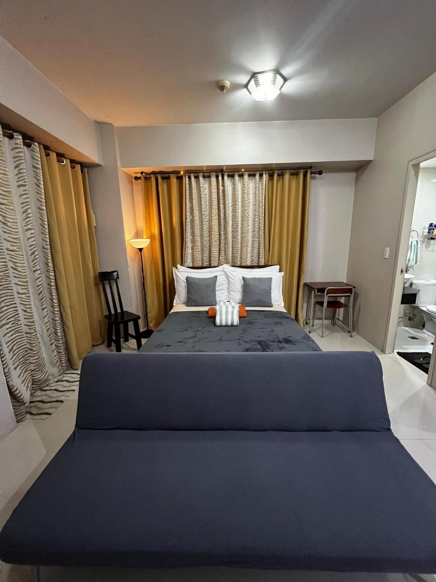 One Palm Tree Villas Condominium - Studio 7Th Fl With Balcony - Across Terminal 3 Airport Pasay Ngoại thất bức ảnh